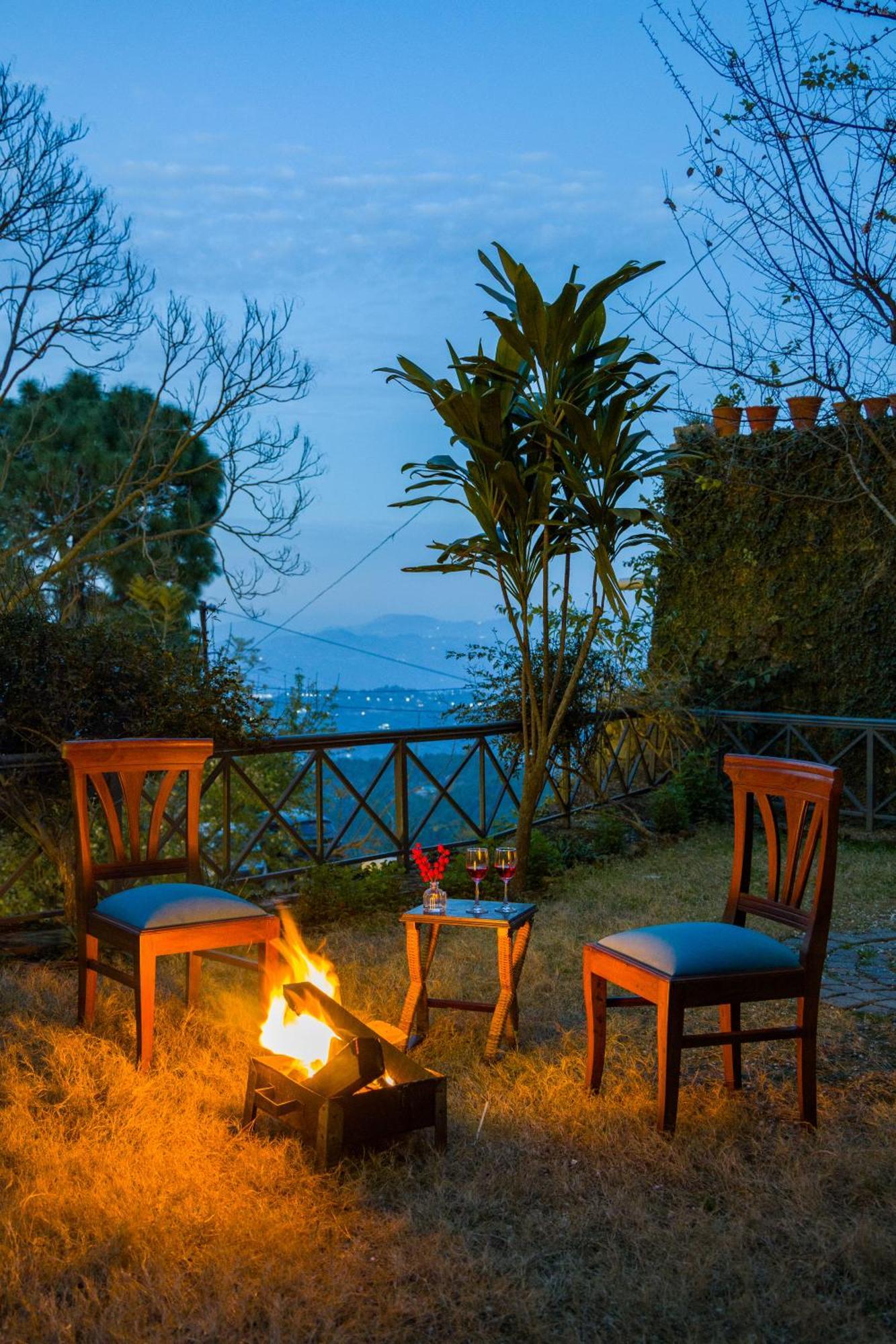 Alaya Stays Mehar Villa - 3 Bhk With Garden & Scenic Views Kasauli Exterior photo