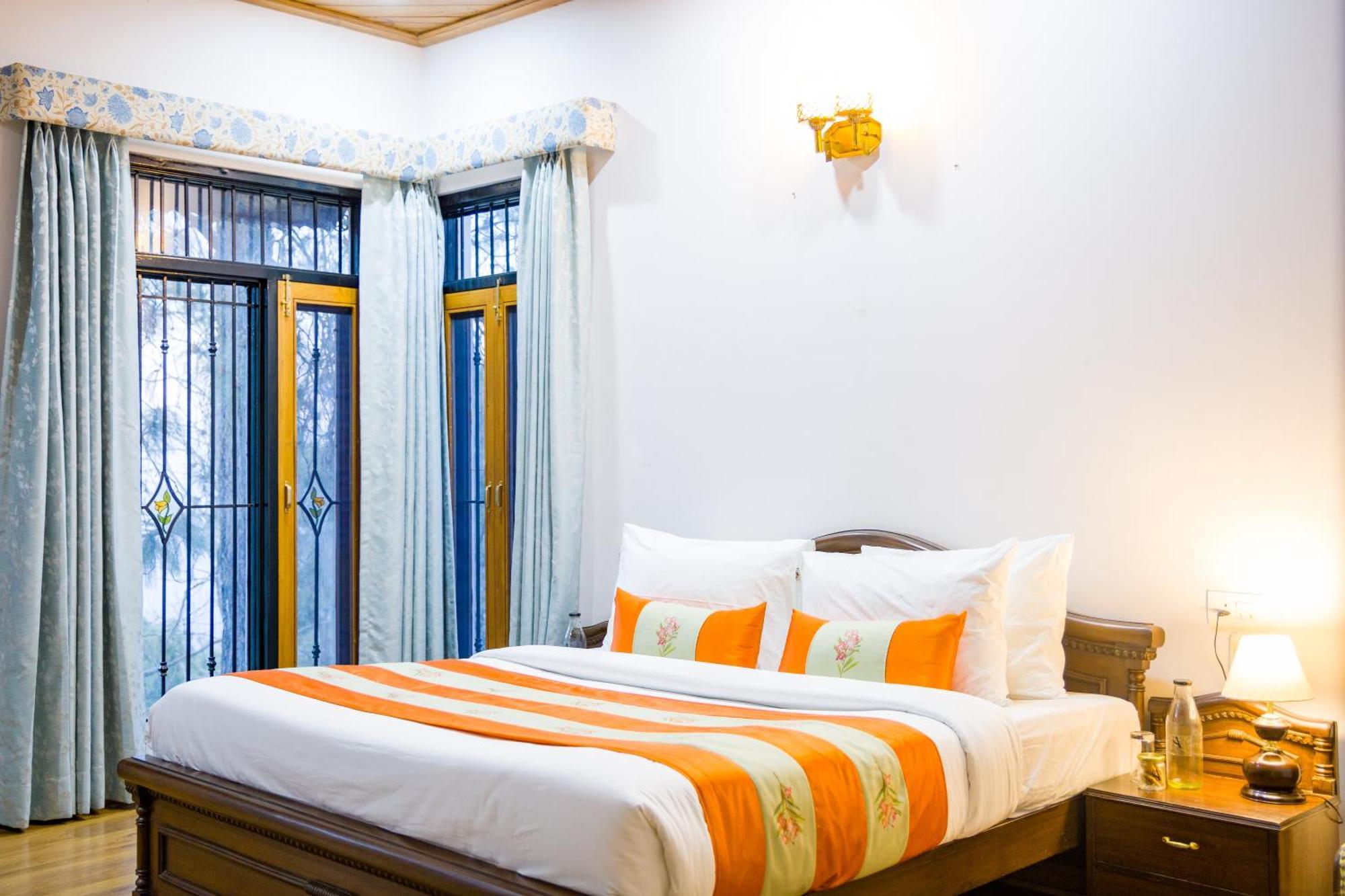 Alaya Stays Mehar Villa - 3 Bhk With Garden & Scenic Views Kasauli Exterior photo